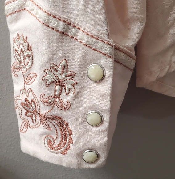 Wrangler Retro Light Pink Western Shirt With Embroidery And Pearl Buttons. Sz S - Picture 6 of 6